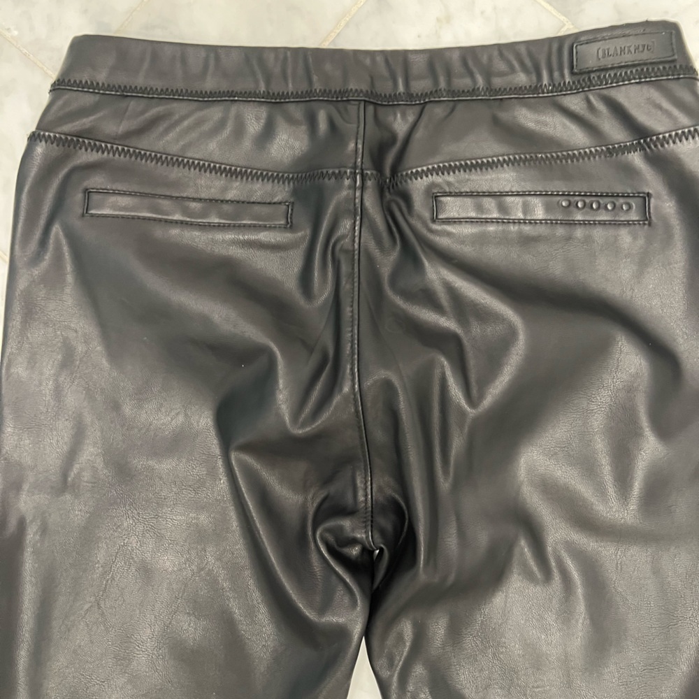 BLANK NYC Vegan leather black skinny leggings size 27 - Picture 13 of 15